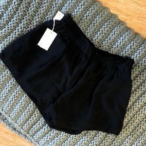 SHIPS FREE Aritzia shorts